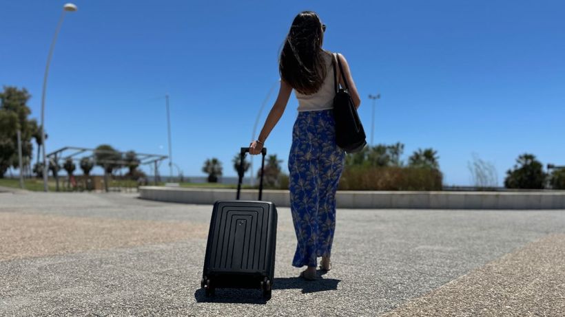 Probando la maleta de cabina de Aldi