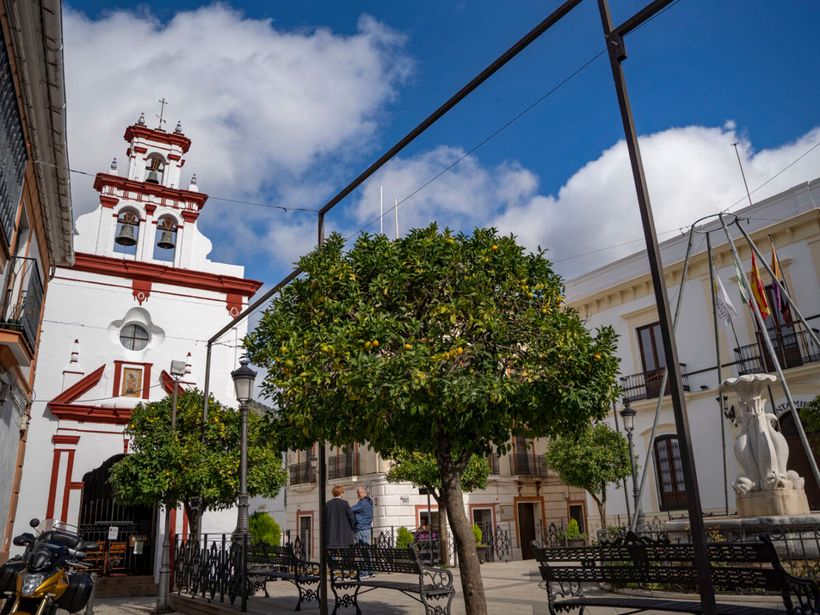 una plaza de Almonaster la Real