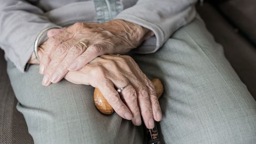 Manos de una anciana