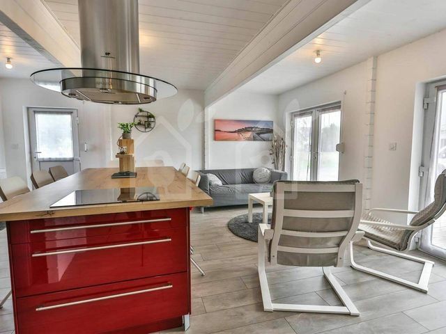 casa prefabricada en su interior