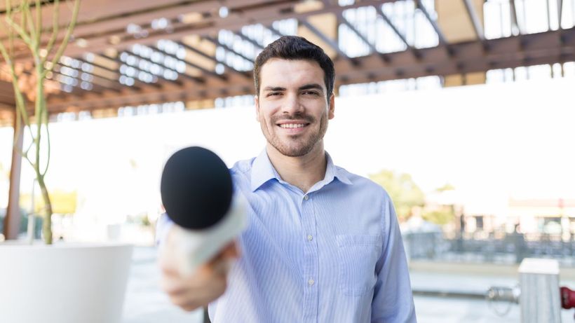 Reportero trabajando