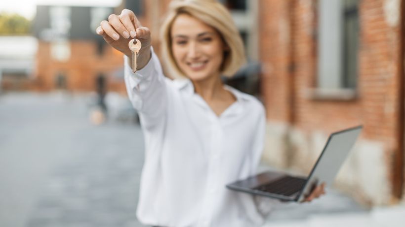 Una agente inmobiliaria