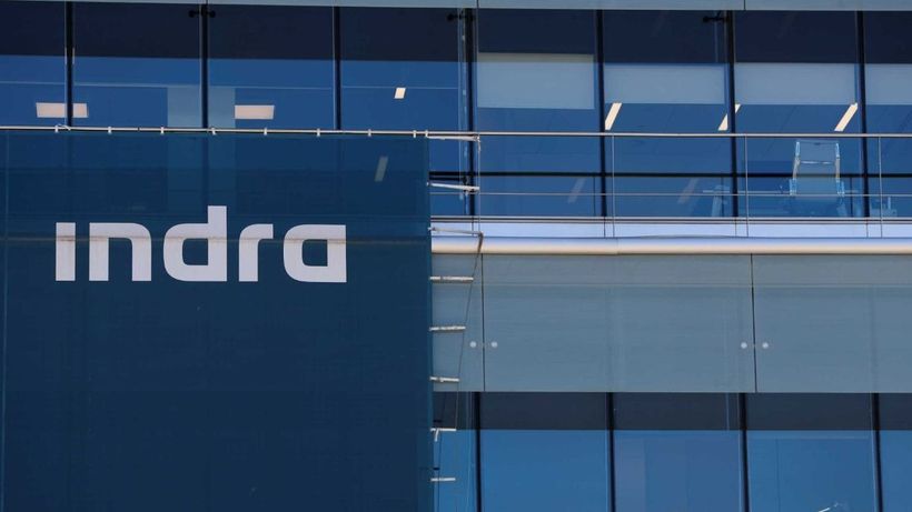 Fachada de un edificio de Indra