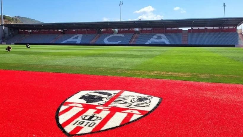 Estadio François-Coty, campo de juego del AC Ajaccio - ACA