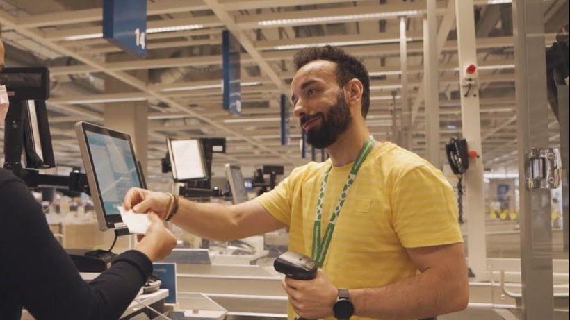 Un empleado de Ikea