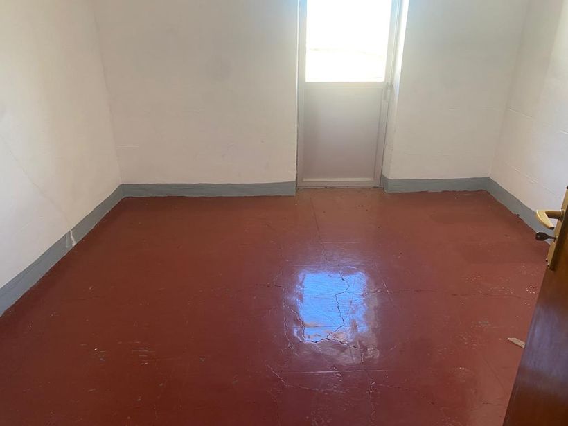 Una de las habitaciones de la vivienda en venta de Unicaja