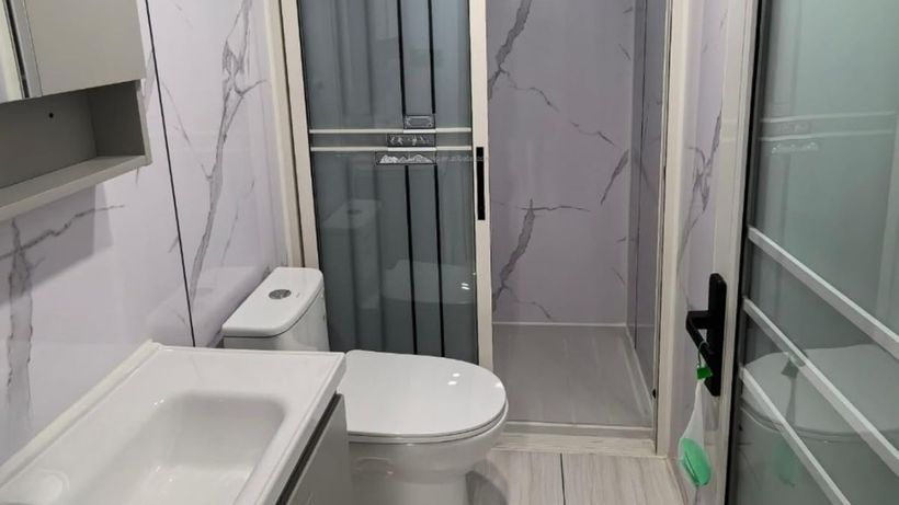 Baño de la casa prefabricada de Amazon