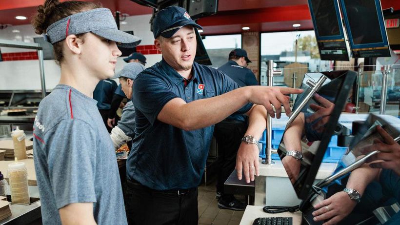 Un empleado de Domino's Pizza