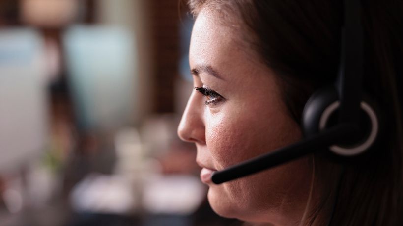 Una teleoperadora trabajando