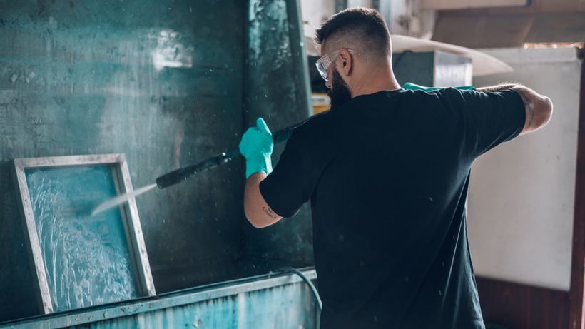 Un operario de limpieza