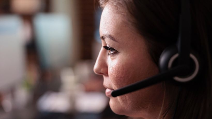 Una teleoperadora trabajando