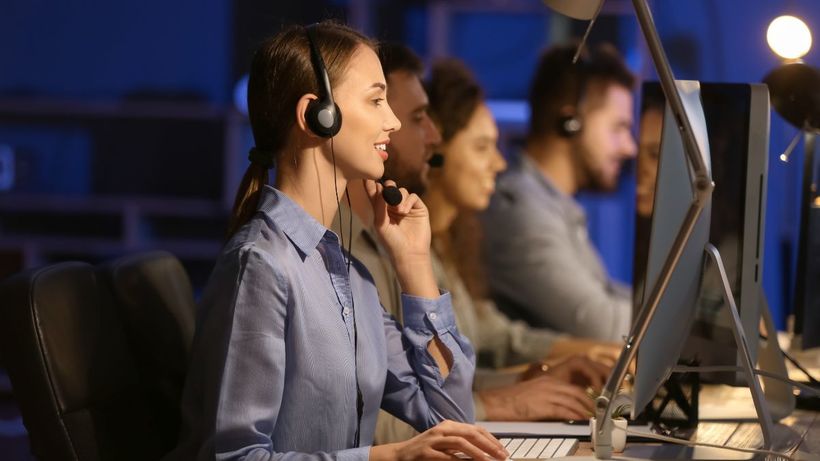 Teleoperadores trabajando