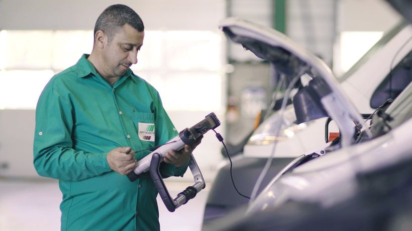 Mecánico trabajando