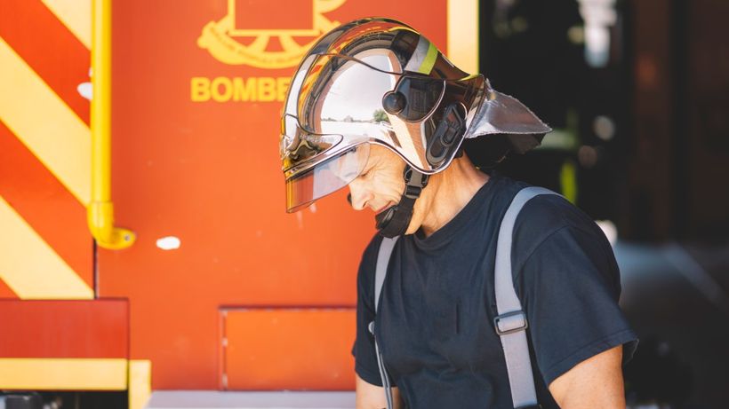 Un bombero trabajando