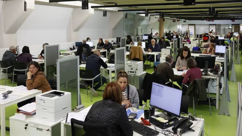 Administrativos trabajando