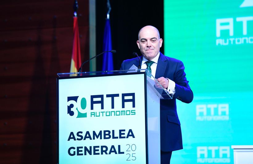 Lorenzo Amor en el atril de ATA