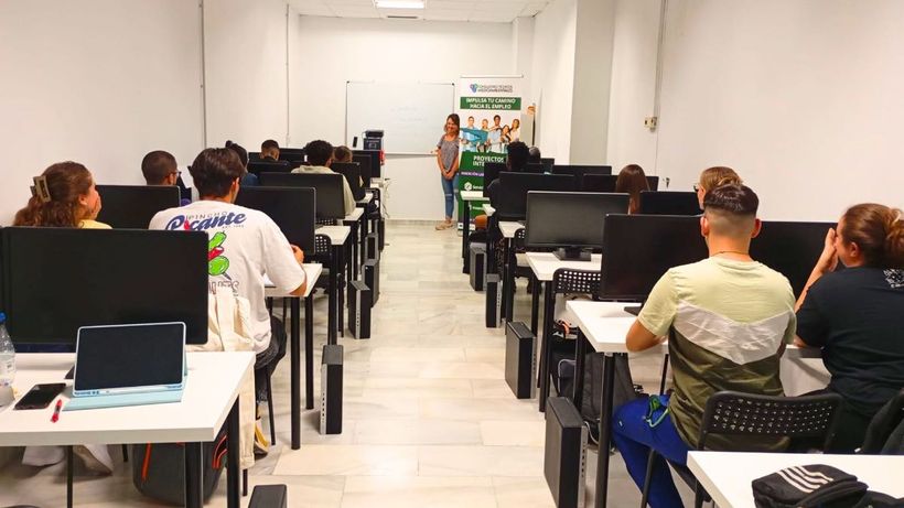 Estudiantes en un aula