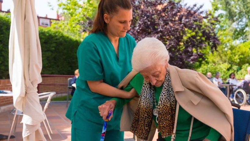 auxiliar ayuda domicilio