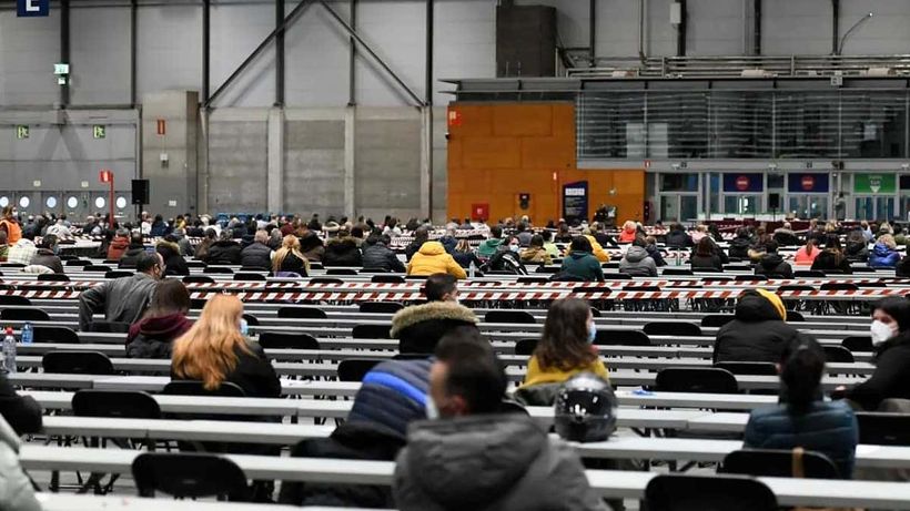 opositores haciendo un examen