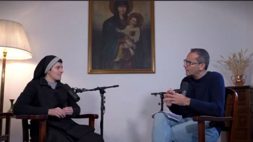 Sor Marta, durante la entrevita. YouTube.
