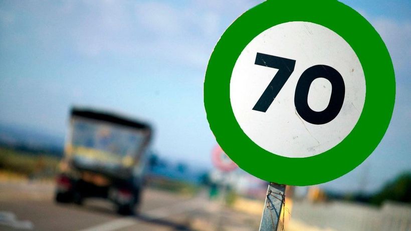 señal con borde verde