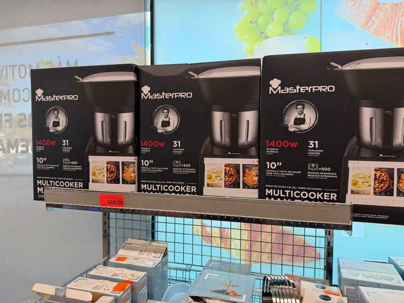 robot de cocina de aldi en una tienda