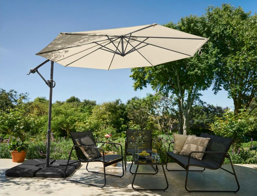 Imagen ilustrativa de la sombrilla tipo parasol de Lidl