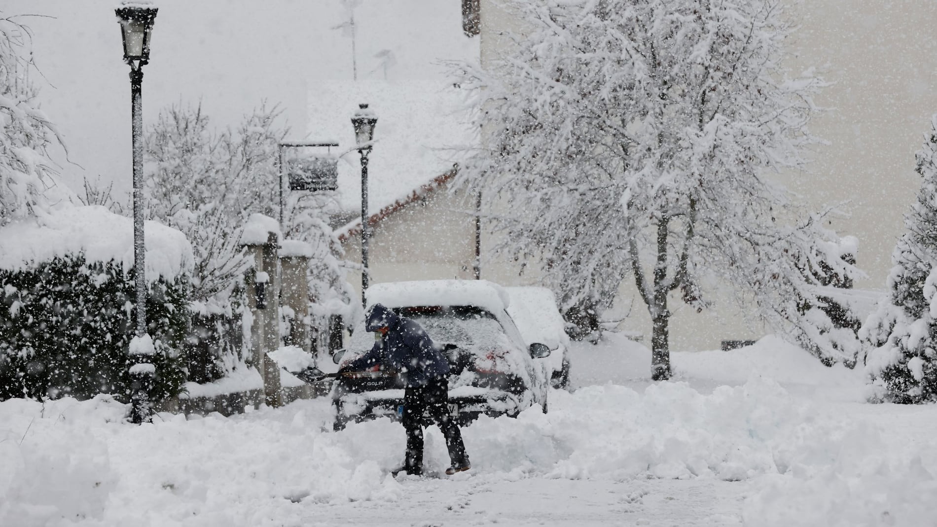 La AEMET avisa de una bajada brusca de temperaturas y nieve en cotas bajas