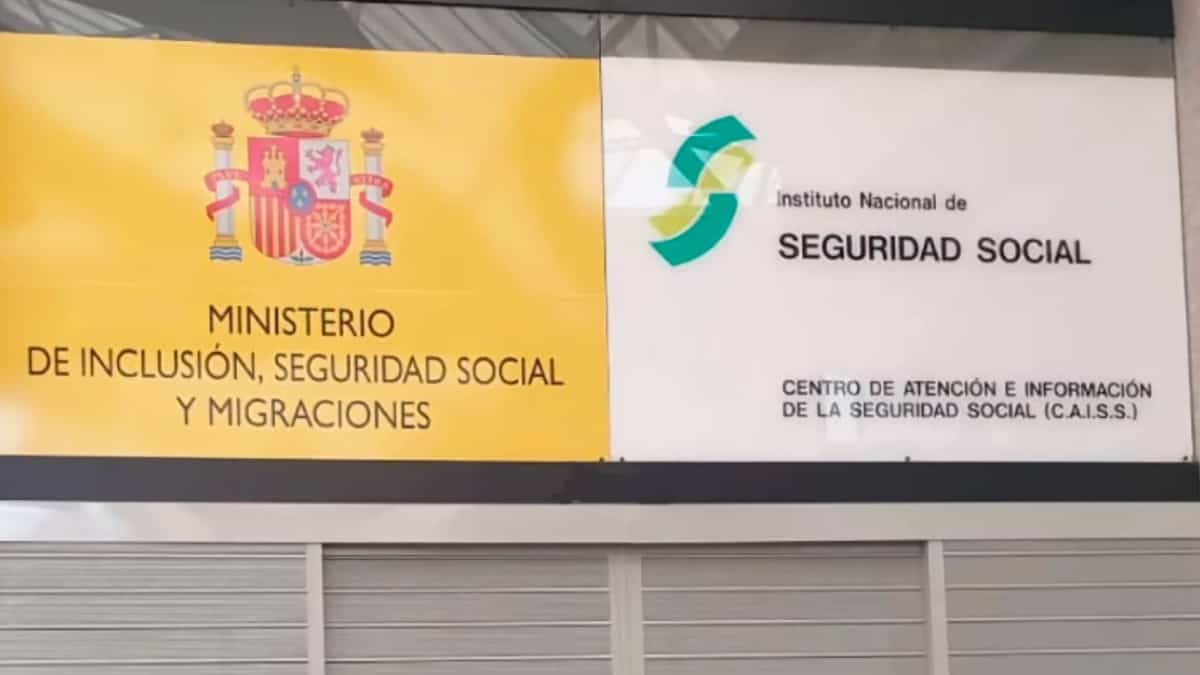 fachada de una oficina de la Seguridad Social