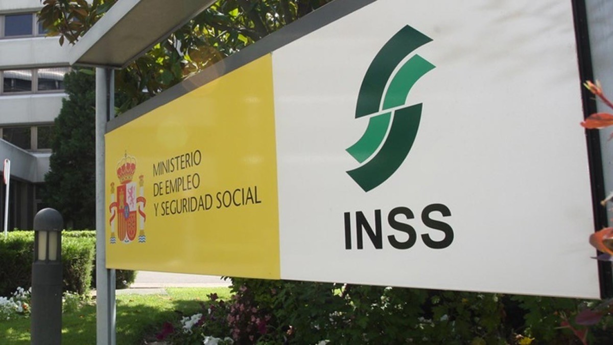 Cartel de la oficina del Instituto Nacional de la Seguridad Social en Madrid