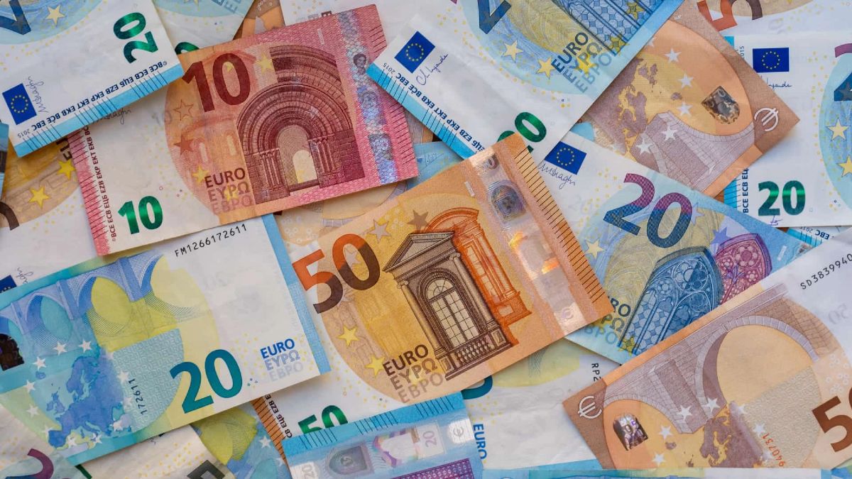 Varios billetes de 10, 20, 50 euros Billetes de 10, 20, 50 euros