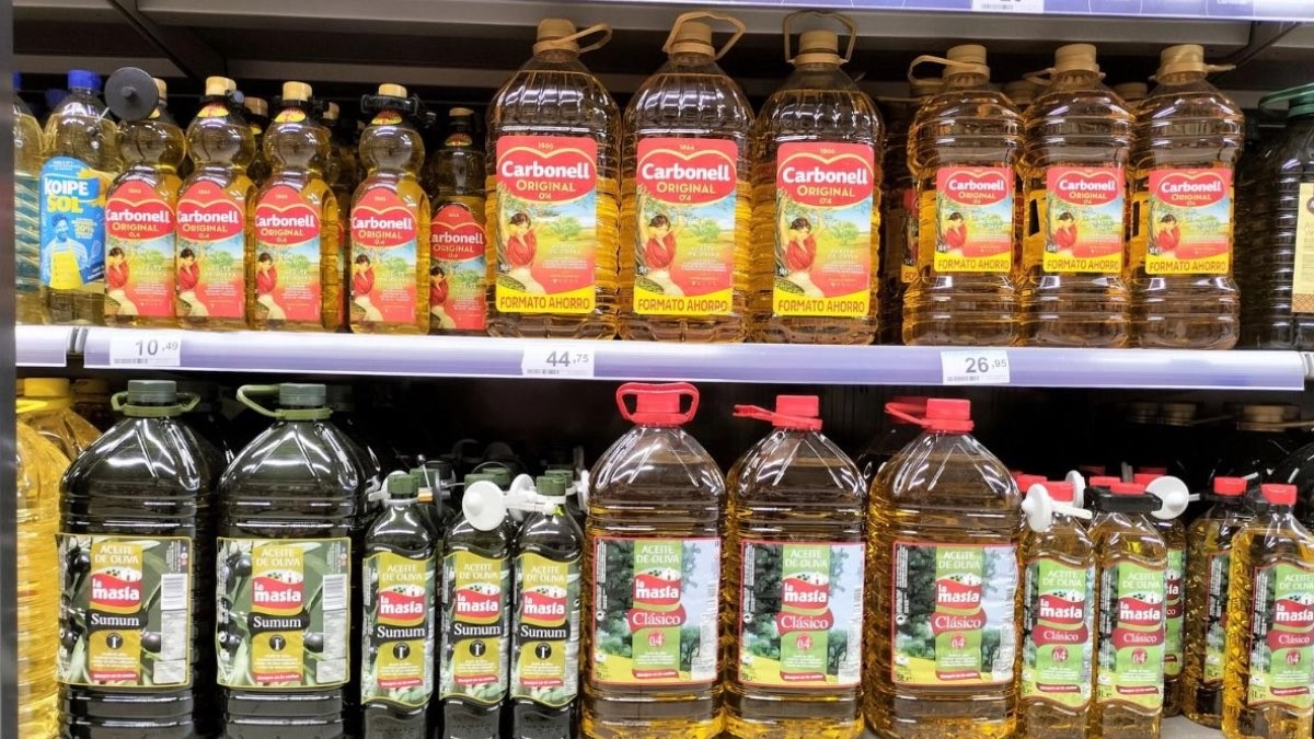 La “mentira” sobre el precio del aceite de oliva que no te cuentan los supermercados, según Facua