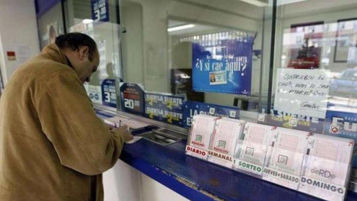 Un hombre se encuentra un décimo de la lotería premiado con 24 millones de euros