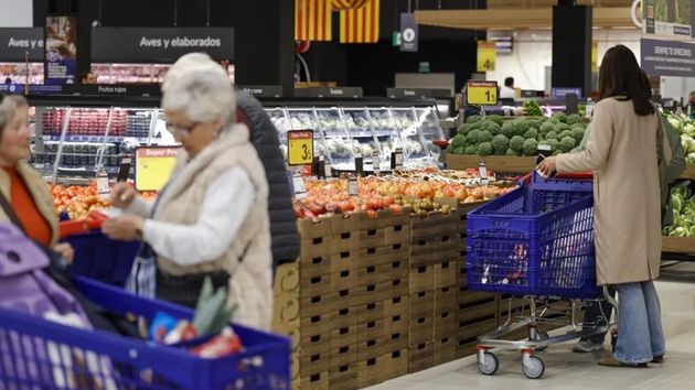 Interior de un supermercado de Carrefour