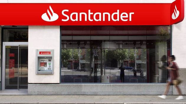 Un empleado que llevaba 35 años en Banco Santander es despedido por concederse préstamos de 230.000 euros procedentes de clientes: el despido es procedente