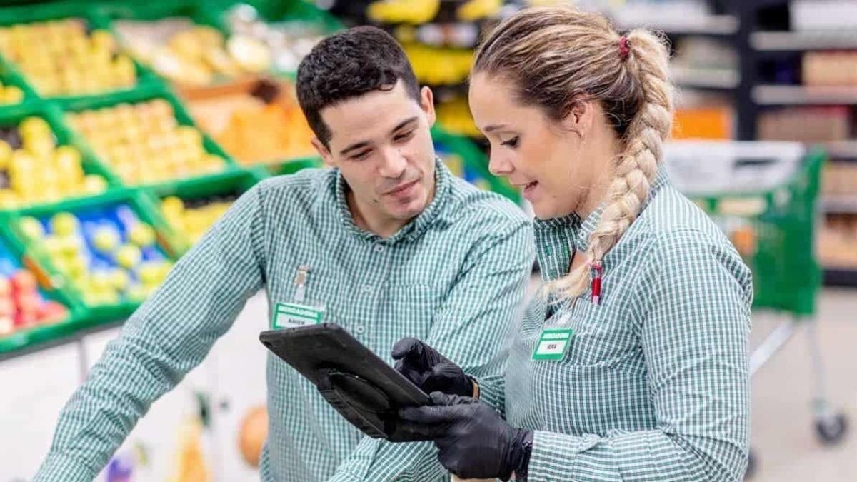 Mercadona busca personal de 10 de la noche a 6 de la madrugada y paga un sueldo de 2.280 euros más plus de nocturnidad
