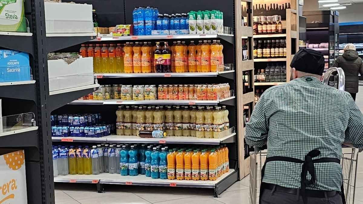 Estas son las 2 únicas bebidas de fruta que aprueba la OCU Bebidas de fruta en un supermercado
