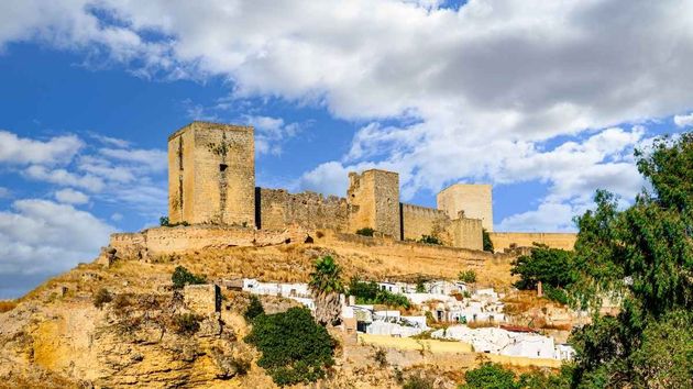 Castillo en la parte más alta del pueblo