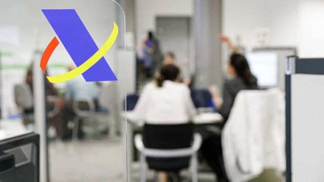 Hacienda avisa de los plazos para pedir cita telefónica y presentar la declaración de la Renta