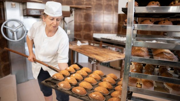 Abre su panadería el 1 de mayo y ahora tendrá que pagar una gran multa de 80.000 euros por incumplir la Ley: "no sabíamos que ese día no podíamos abrir"