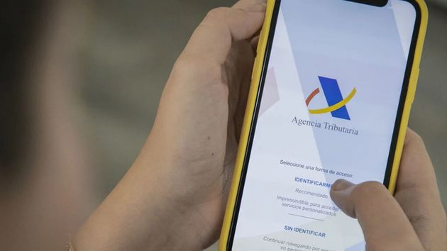 Que no te la cuelen: estas son las estafas más comunes relacionadas con la declaración de la Renta