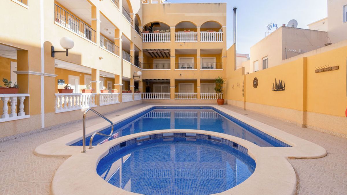 Piscina del piso en venta Piscina del piso en venta