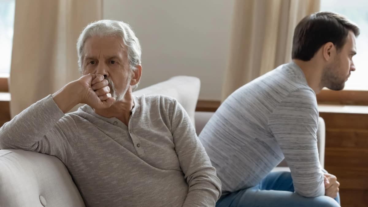 Padre e hijo distanciados 