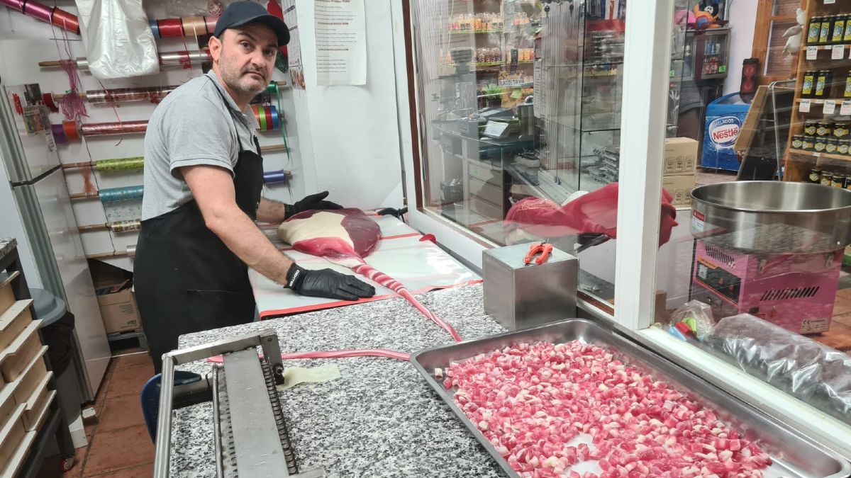 La famosa cadena de dulces que cierra Personal en una fábrica de dulces