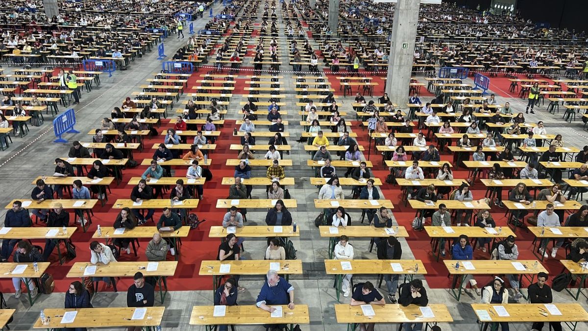 Opositores examinándose. Oposiciones