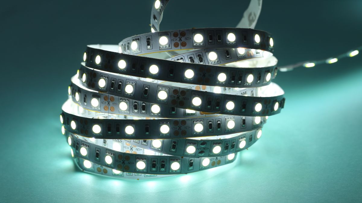Precio de la luz lunes, 19 de mayo de 2025 tira led