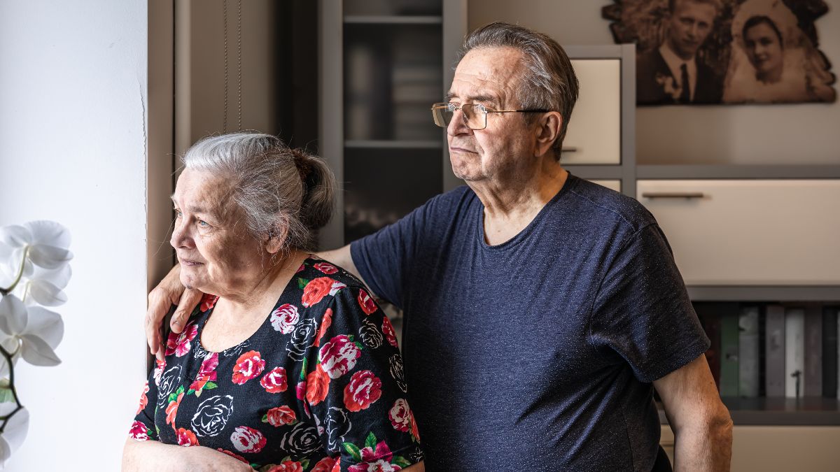 Tengo 62 años y mi esposo 57, con un plan de pensiones con 3 propiedades, además de la casa donde vivimos, ¿podemos jubilarnos en 5 años? pareja de adultos antes de jubilarse