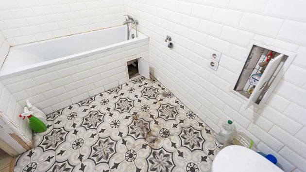 La justicia avala la obra de un vecino en la azotea de la comunidad pese a las grietas denunciadas por otra propietaria en el baño de su vivienda
