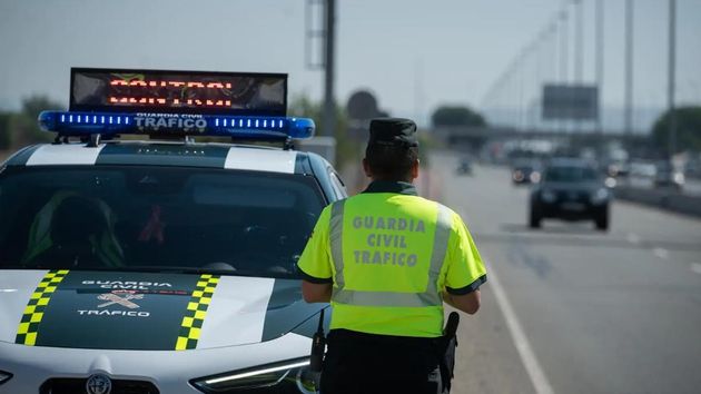La DGT intensifica los controles: multas de hasta 30.000 euros por llevar estos objetos en el coche