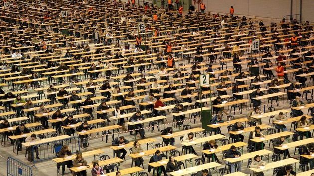 El BOE publica oposiciones con 1.731 plazas para ser funcionario de carrera y en muchas no piden estudios superiores